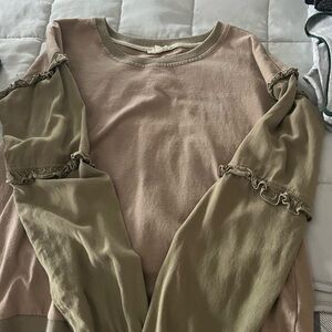 Ladies long sleeved top